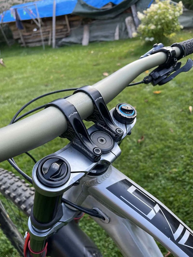 Prodám CTM MONS RACE DH Vel: M Mullet