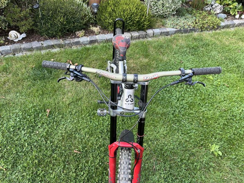 Prodám CTM MONS RACE DH Vel: M Mullet