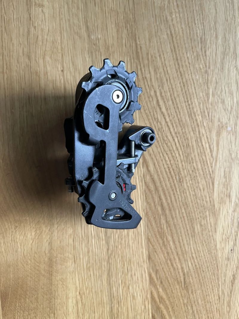 Přehazovačka SRAM Rival AXS
