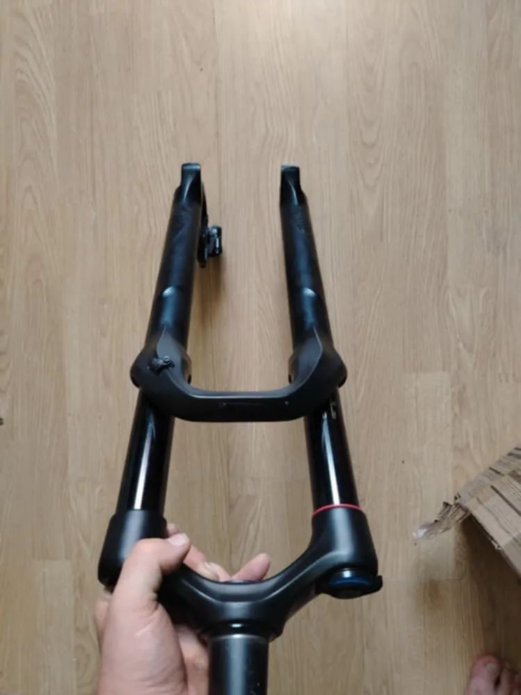 Rock shox yari rc 130+tlumič deluxe rt