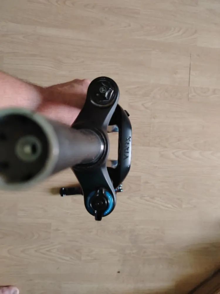Rock shox yari rc 130+tlumič deluxe rt