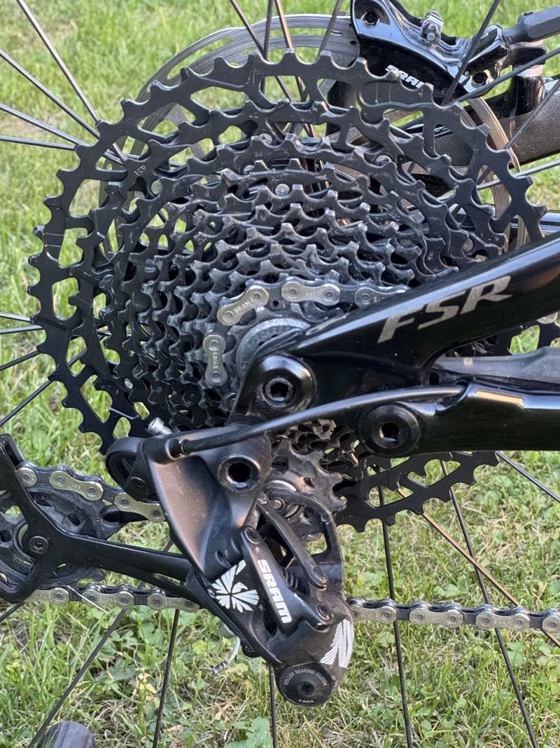 Nabízím k prodeji: Specialized Levo SL Carbon