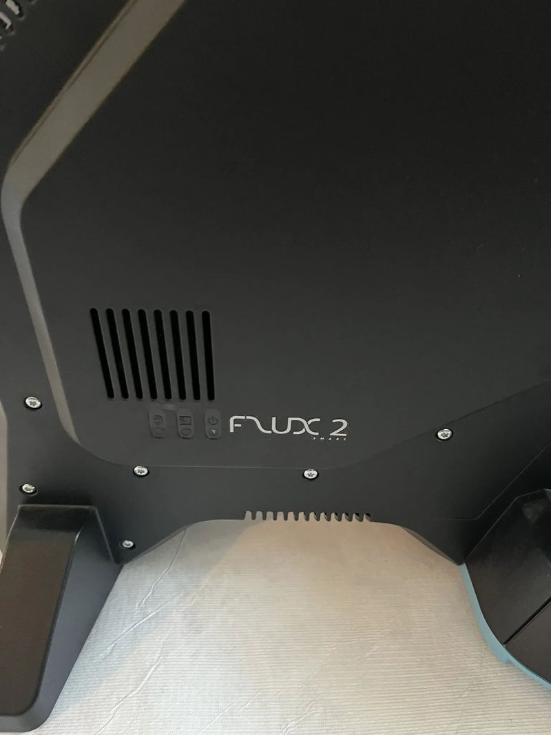 Trenažer Tacx Flux 2 Smart jako nový