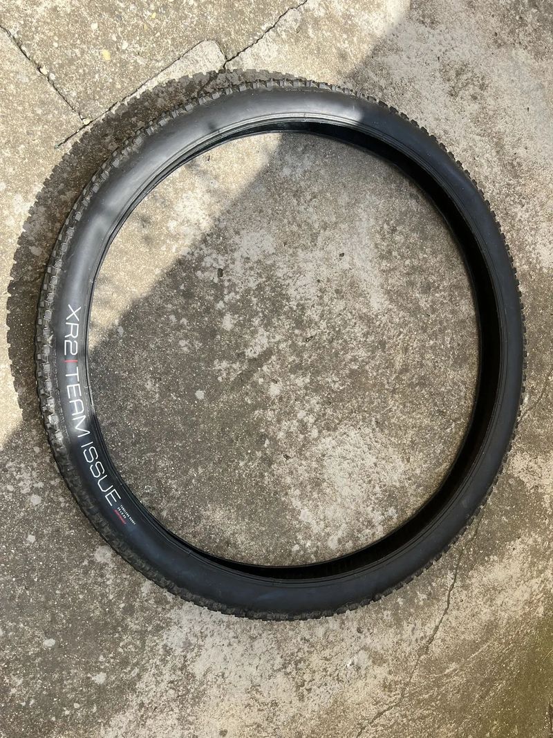 2x Plášť - Bontrager XR2 Team Issue 29x2,2