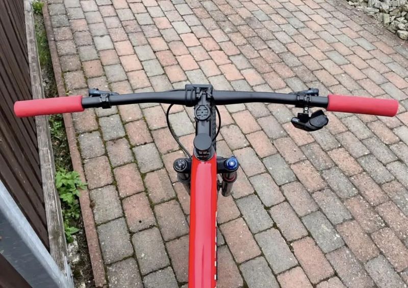 Specialized epic COMP XL 2021 cena není pevná 