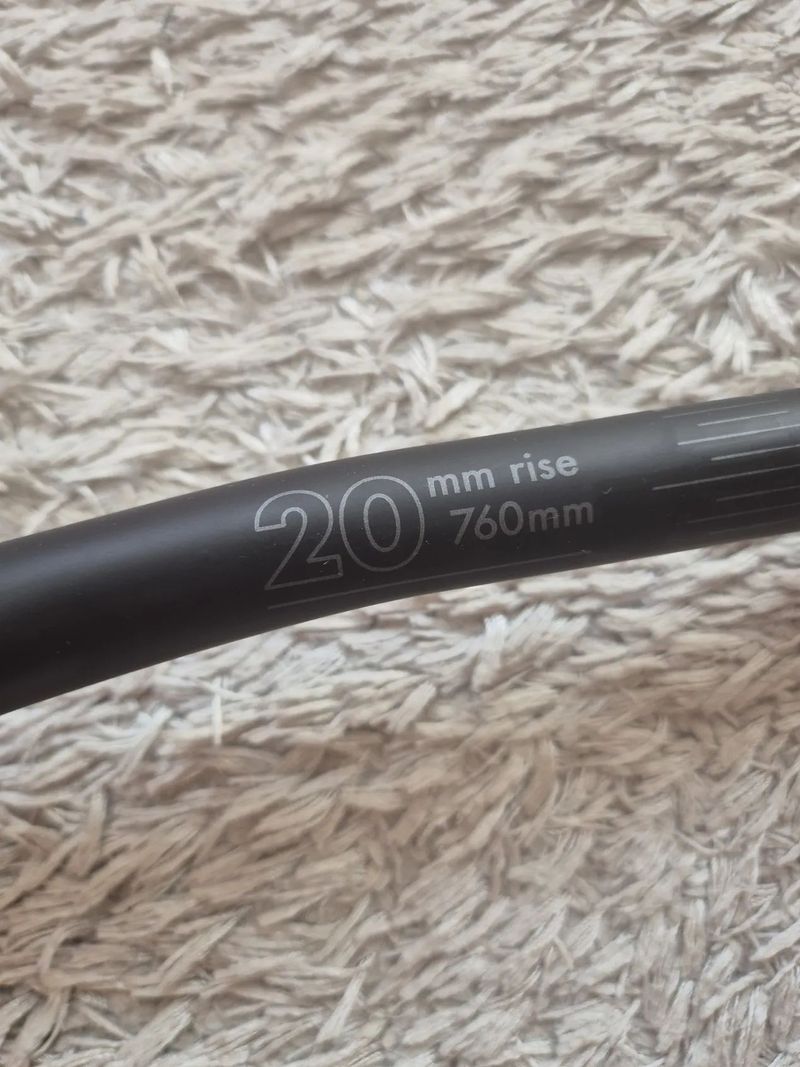 Řídítka Santa Cruz riser carbon bars 35mm 750mm