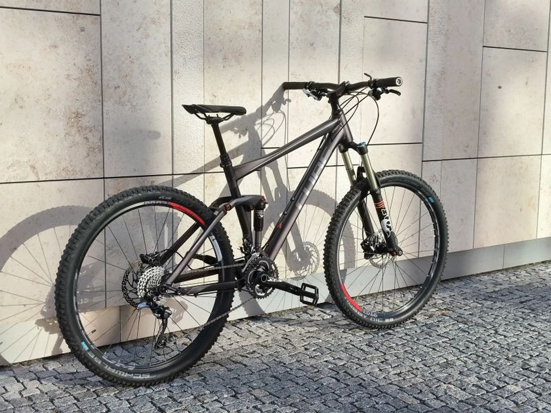 Cube Stereo 140 HPA 27,5 vel. L roku 2015