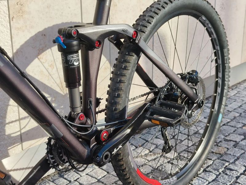 Cube Stereo 140 HPA 27,5 vel. L roku 2015