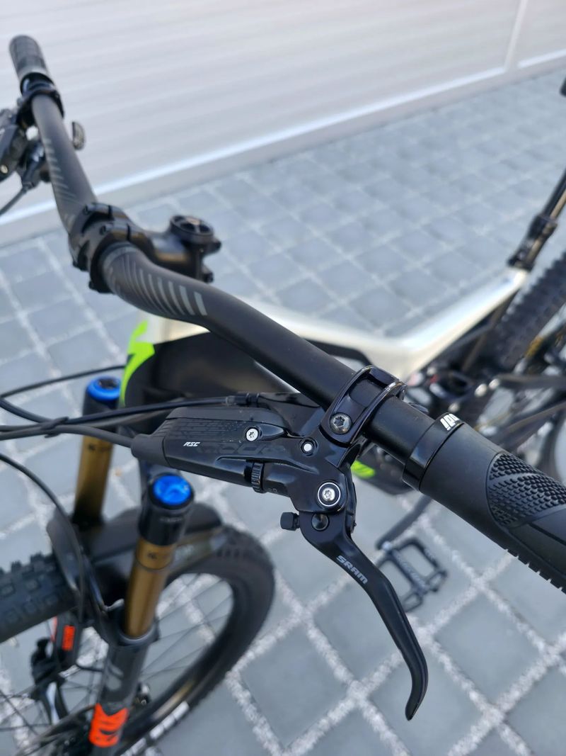 Horské kolo Specialized Stumpjumper FSR Comp Carbon 29″
