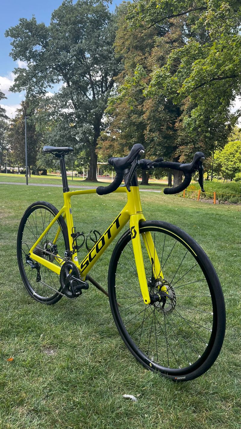 Scott Addict RC 30 – karbon, velikost L (56)