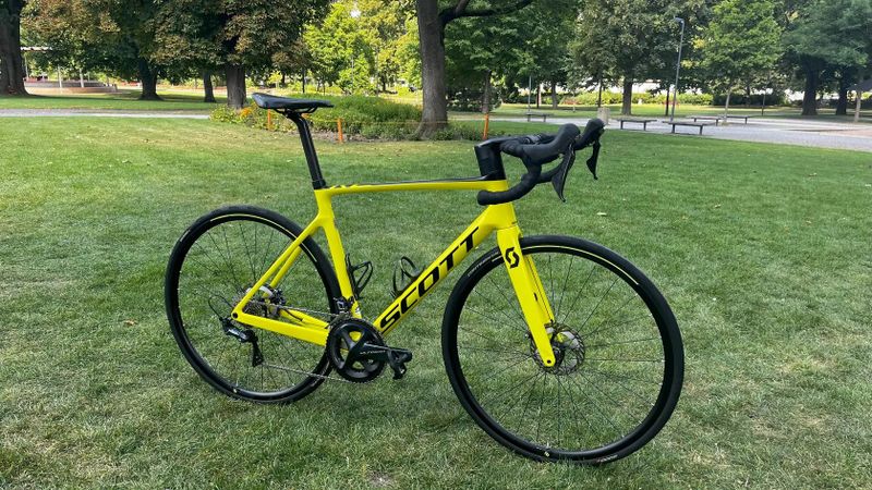 Scott Addict RC 30 – karbon, velikost L (56)