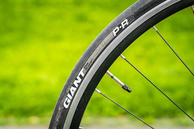 Giant Defy Carbon