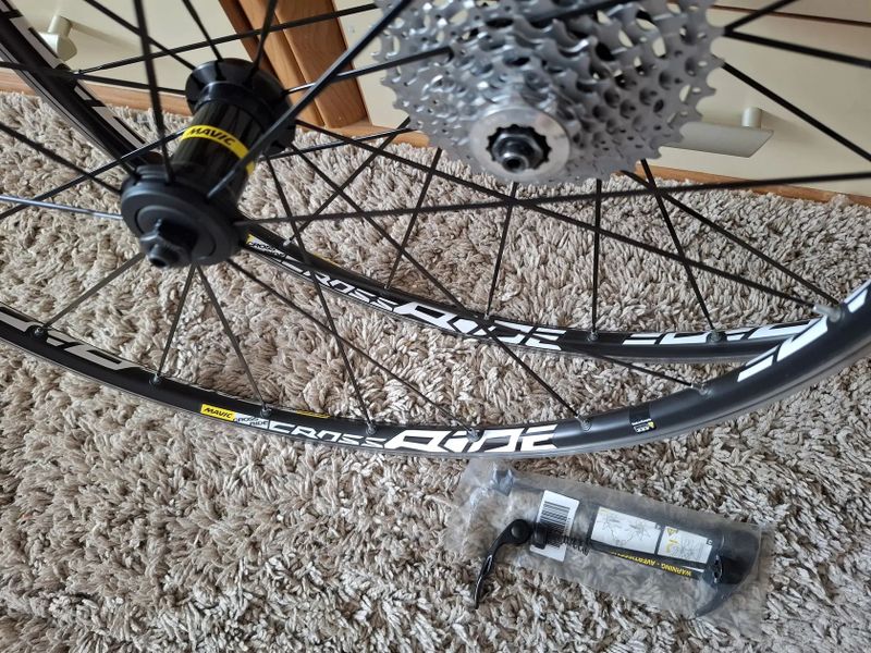 kola Mavic CrossRide UB 26"+RU+kazeta XT