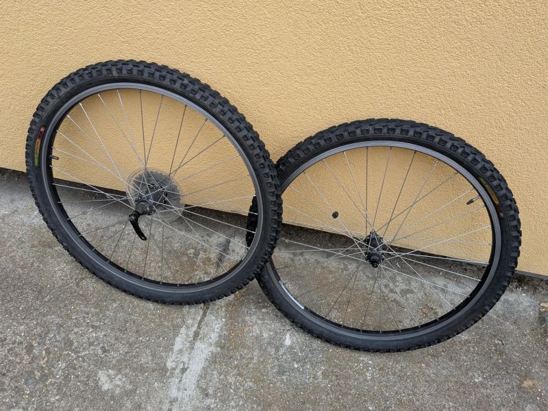 zapletená kola 26" na V brzdy