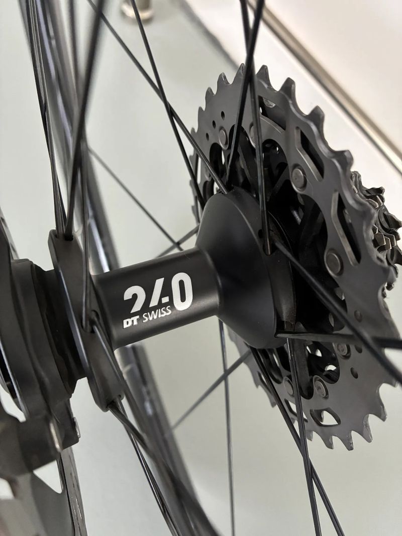 Zapletená kola DT SWISS ARC 1400, 50 
