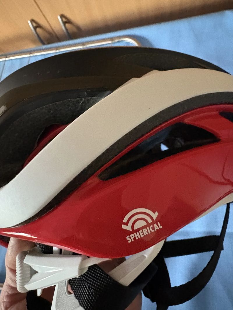 Giro Helios Spherical