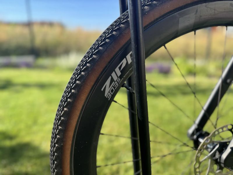 GT GRADE CARBON EXPERT vel. 58 & ZIPP 303s