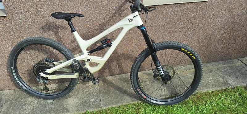 YT Capra comp