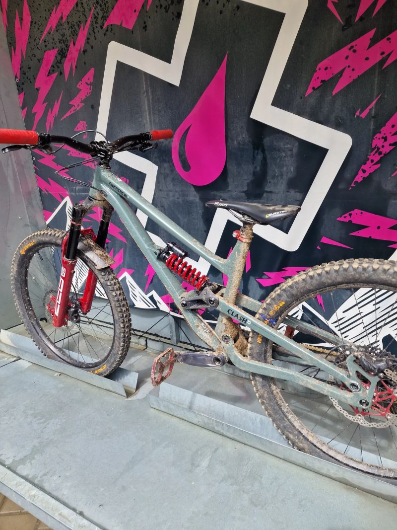 Prodám Commencal Clash / Možná výměna za Yamaha yz 125/yzf 250/ více v inzerátu 