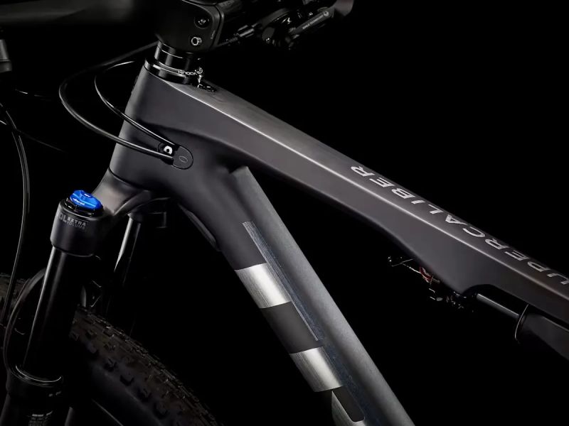 Trek SUPERCALIBER 9.8 XT black matt celokarbon, celopero vel. XL