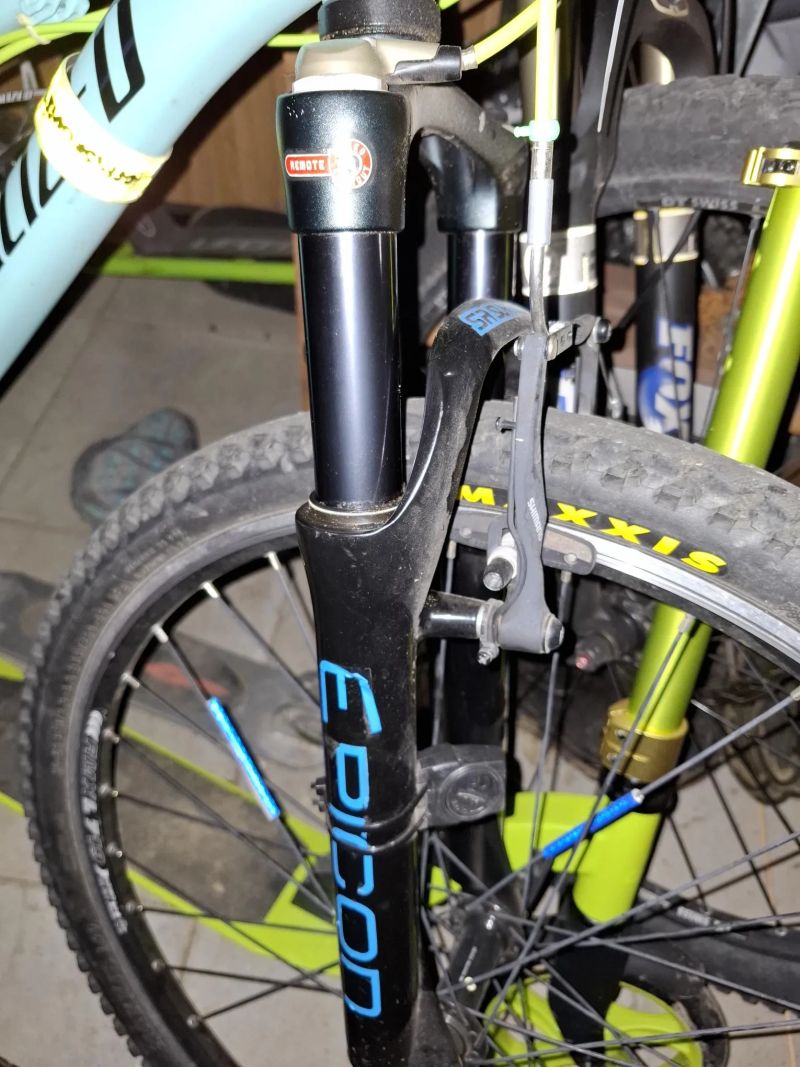 servis vidlice suntour