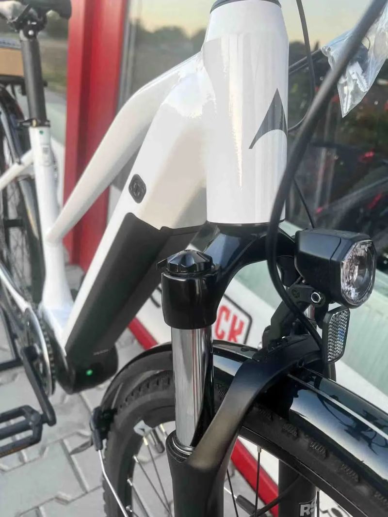 🔥🔥 SLEVA 26.000 Kč -46 % 🔥🔥 LEVIT MUSCA MX 468 mid white pearl - M středový motor