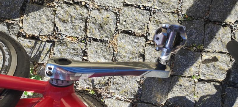 prodám Kellys 3.93 silnička