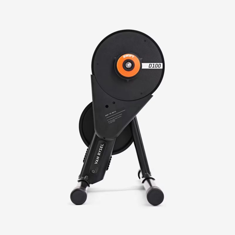 Domácí trenažér Van Rysel D100 s „Zwift Cog and Click“