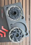 SRAM Red eTap AXS – sada špičkových komponentů s elektronickým řazením a hydraulickými brzdami