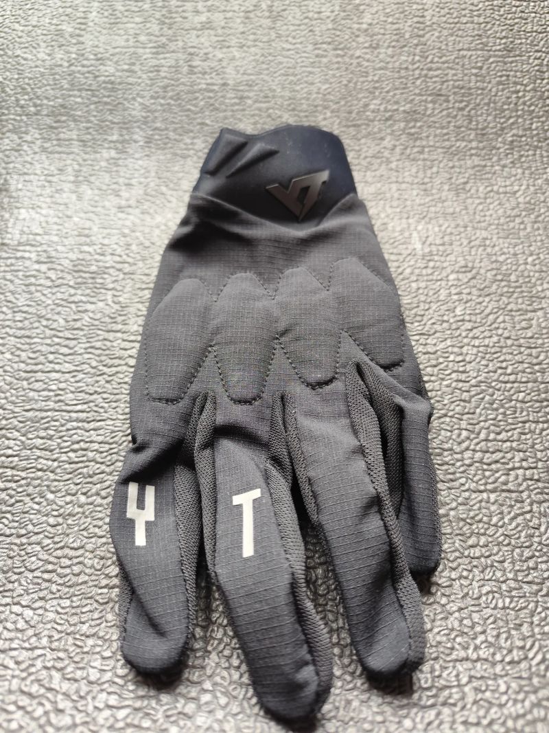 Nový MTB dres YT Industries L + 2x rukavice L