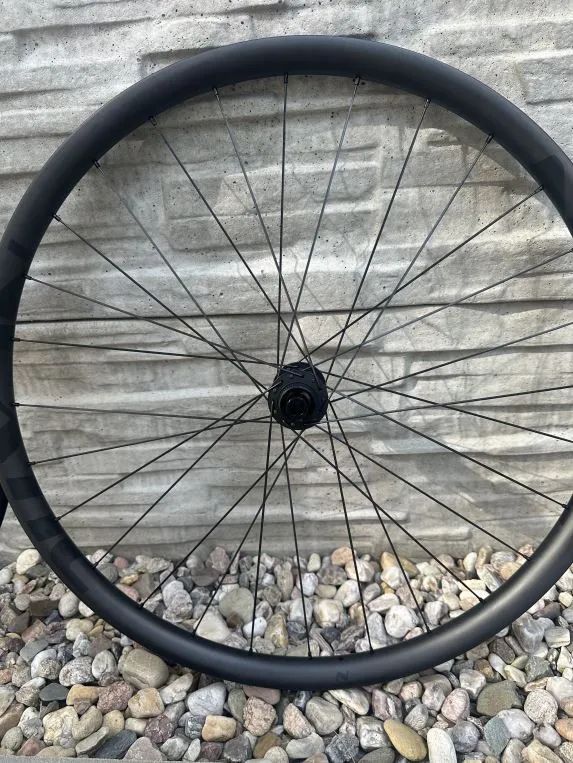 Zapletená kola Nextie UM35 / DTSwiss 350