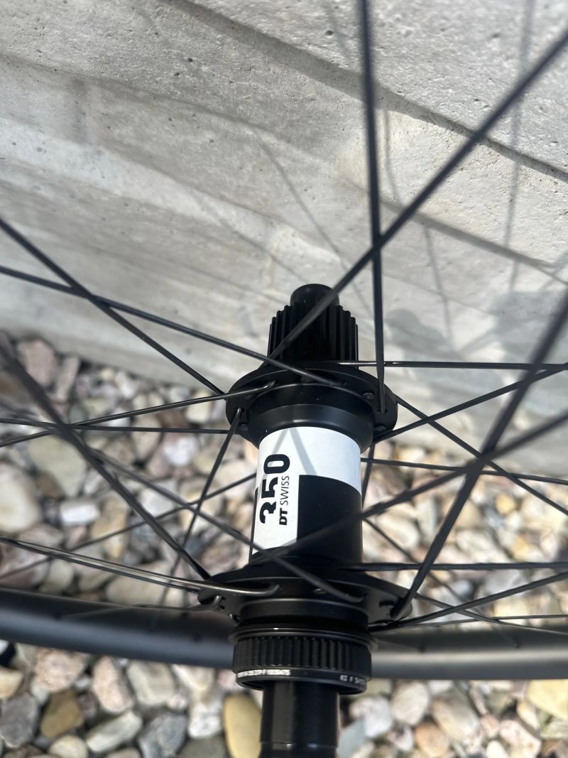 Zapletená kola Nextie UM35 / DTSwiss 350