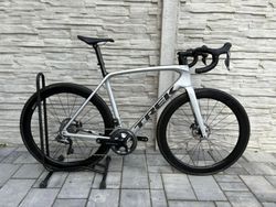 Trek emonda Di2 - karbonová kola 