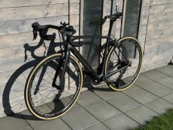Specialized S-works Tarmac -fact 11r, kola karbonová kola Fulcrum