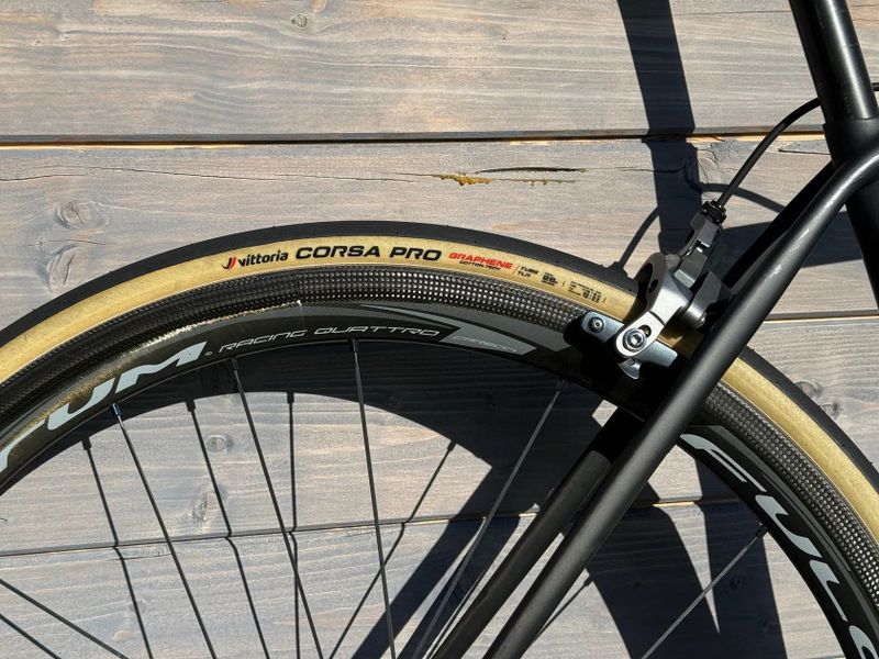 Specialized S-works Tarmac -fact 11r, kola karbonová kola Fulcrum