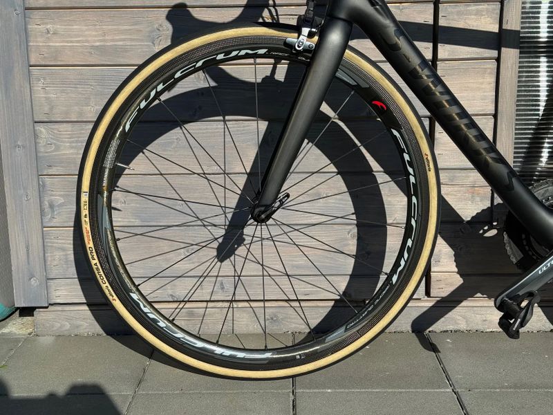 Specialized S-works Tarmac -fact 11r, kola karbonová kola Fulcrum