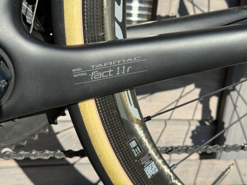 Specialized S-works Tarmac -fact 11r, kola karbonová kola Fulcrum