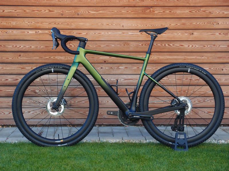 Carbon Gravel Custom 2025, Shimano GRX 810 2x11, M/L (175-185cm) 8,4 kg 
