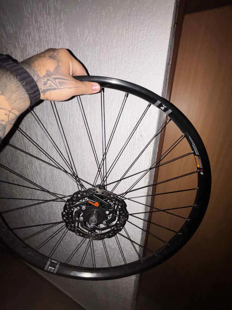 Zapletená kola - WTB ráfky + wtb pláště ( kotouče a ořech nechám )