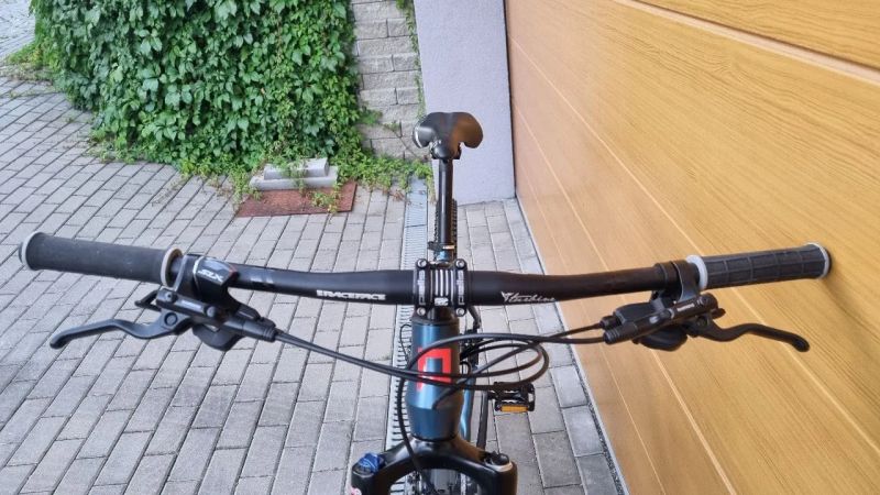 PELLS RAZZER FIRST 29er ve velikosti L/19