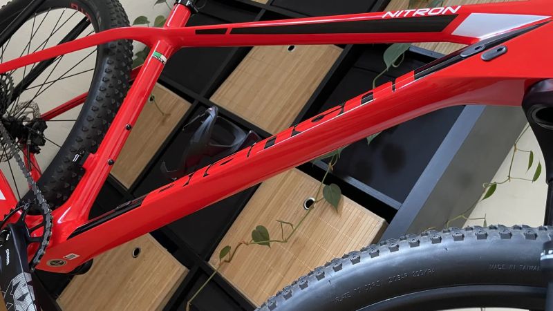 Bianchi Nitron 9.4 carbon / vel.L / zánovní stav / Sram Eagle 1x12 