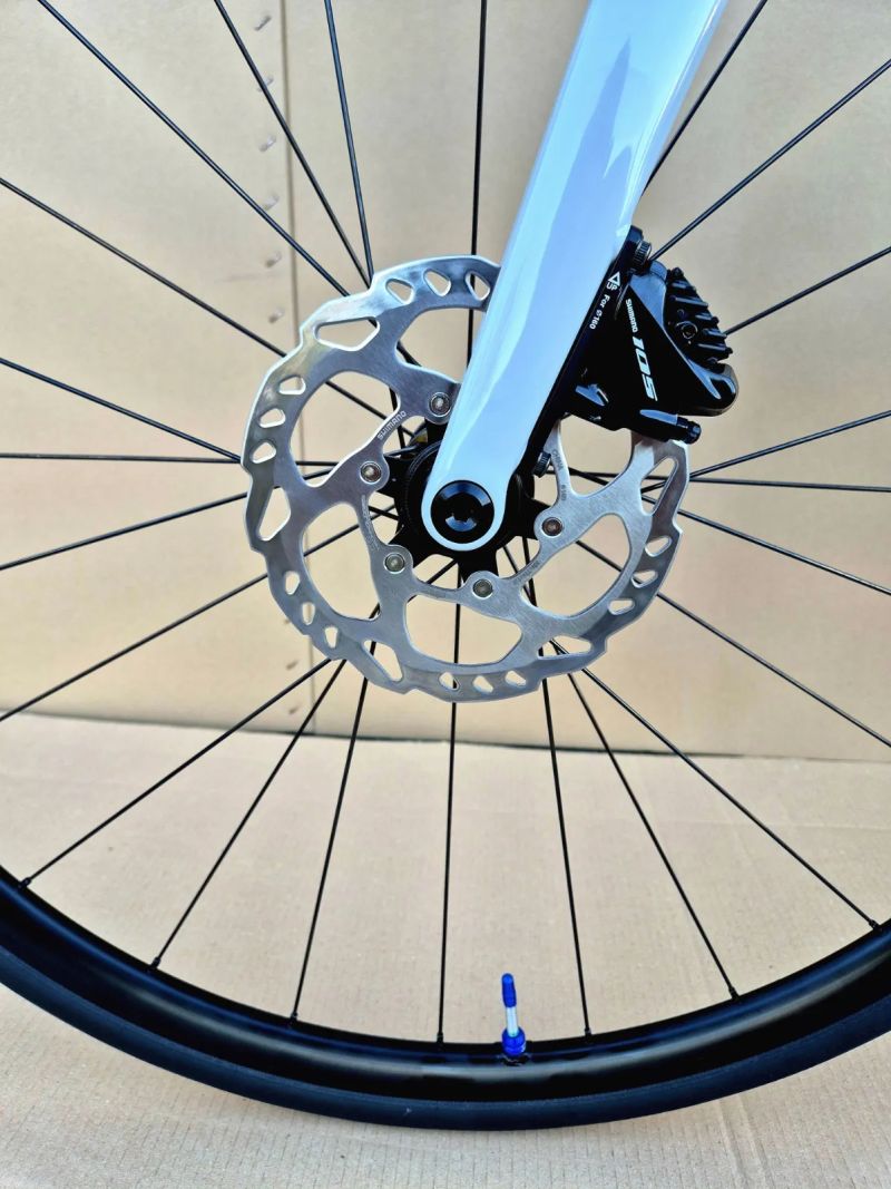 Silniční kolo Specialized Roubaix Sport - TOP stav! (Shimano 105, DT Swiss R470db)