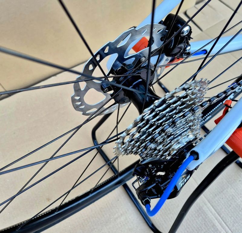 Silniční kolo Specialized Roubaix Sport - TOP stav! (Shimano 105, DT Swiss R470db)