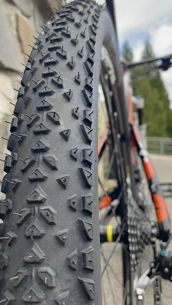 Karbonové celoodpružené horské kolo KTM 29