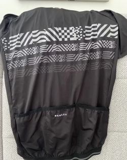 Oakley cyklodres