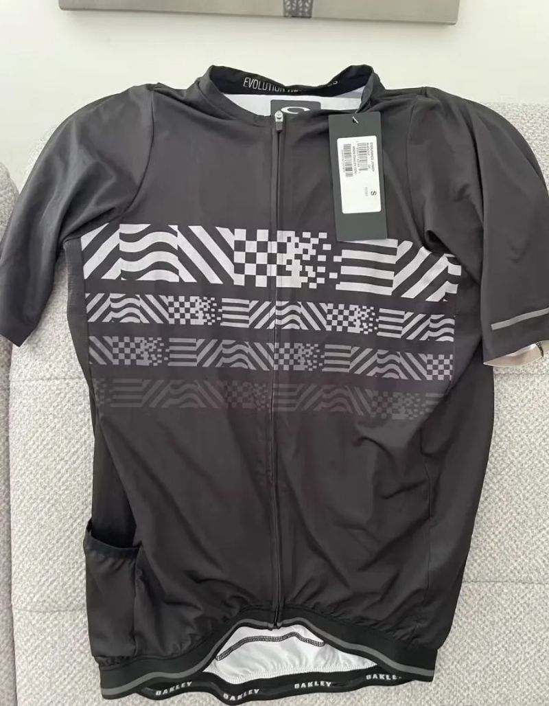 Oakley cyklodres