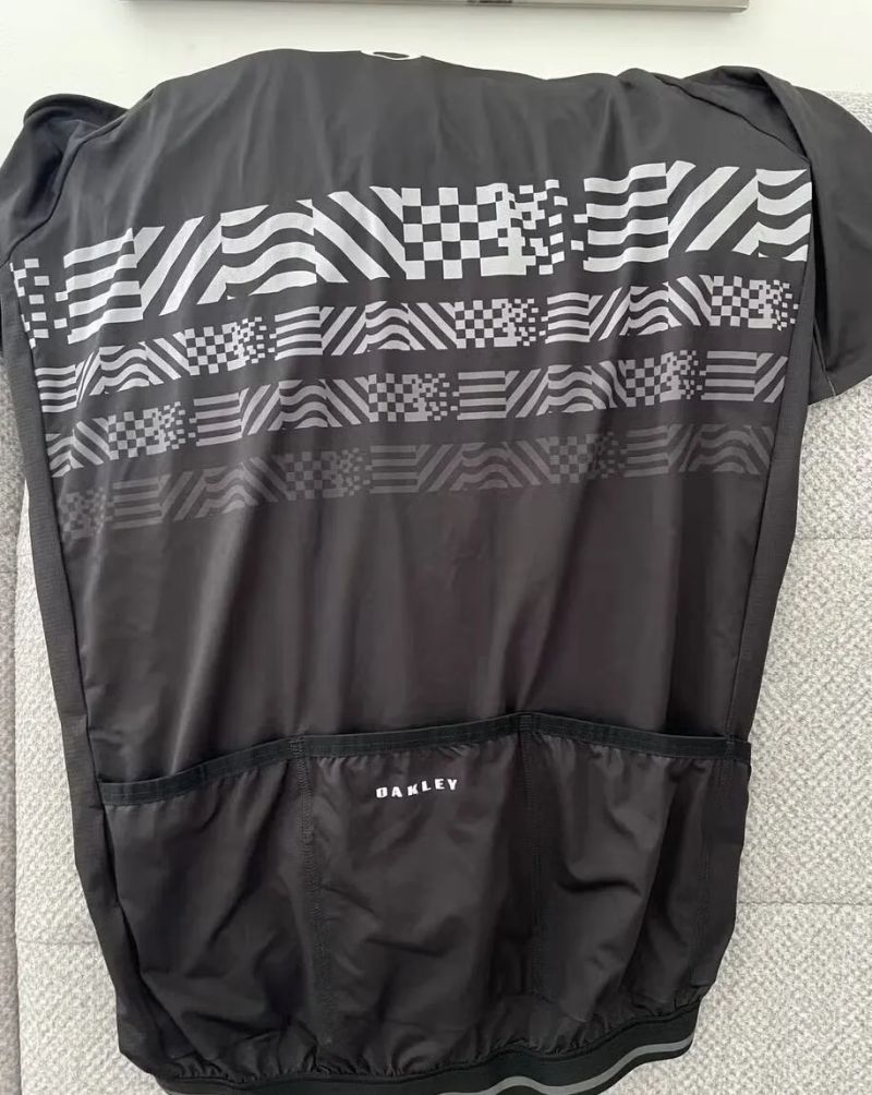 Oakley cyklodres