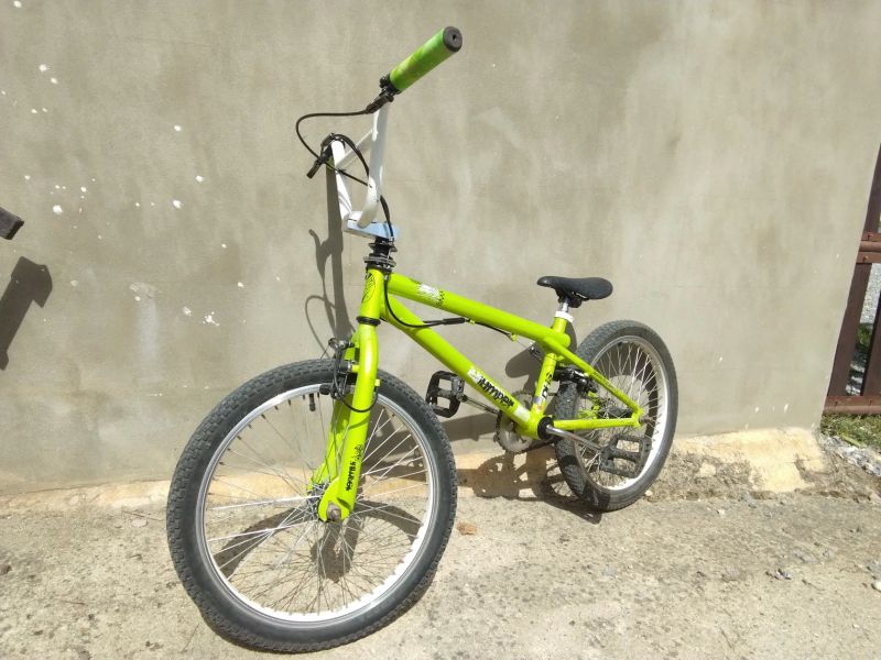 BMX kolo DHS