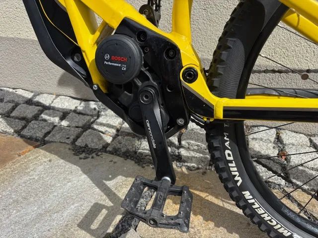 Elektrokolo Cannondale Moterra ve špičkovém stavu, Bosch CX Performance, 27,5+ , All Mountain