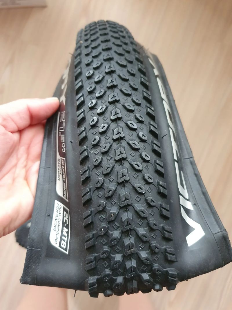 Plášť CHAOYANG Victory 27,5x2,20 60tpi (2C-MTB) Shark Skin